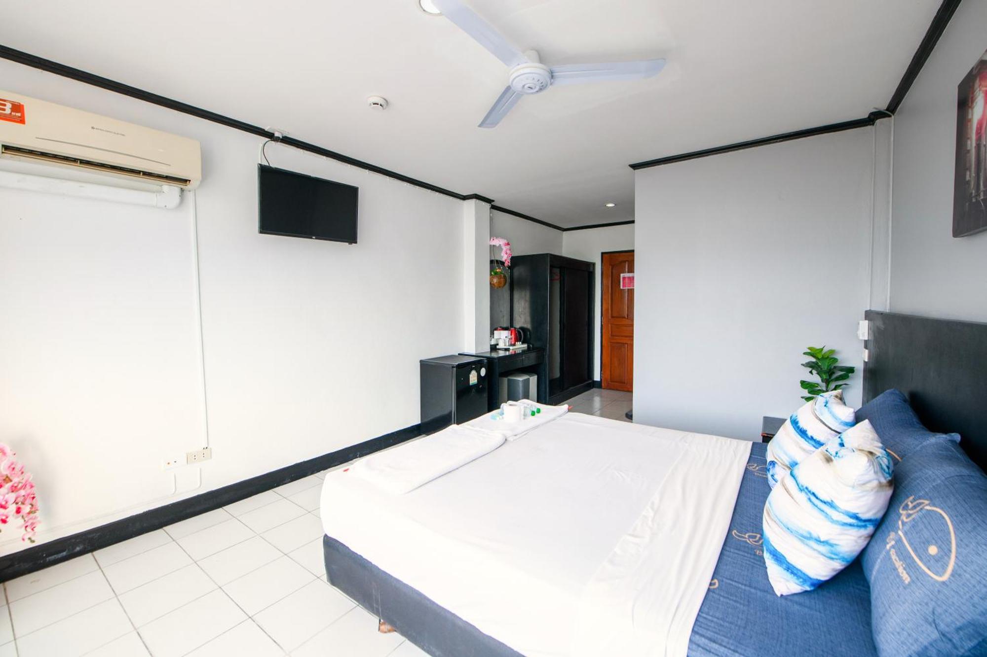 Happy Jomtien - Beachfront Esterno foto