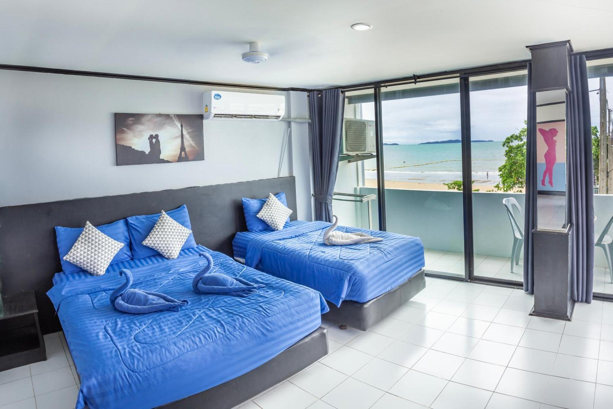 Happy Jomtien - Beachfront Esterno foto